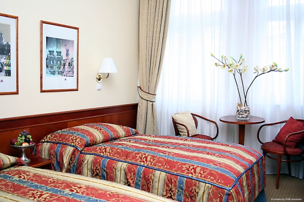 Hotel 16